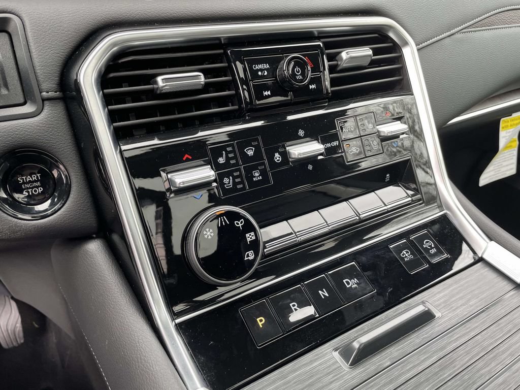 New 2025 Nissan Armada Platinum Reserve RWD image 17