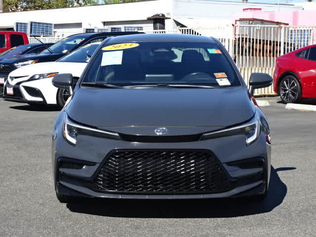 Used 2023 Toyota Corolla SE FWD image 3