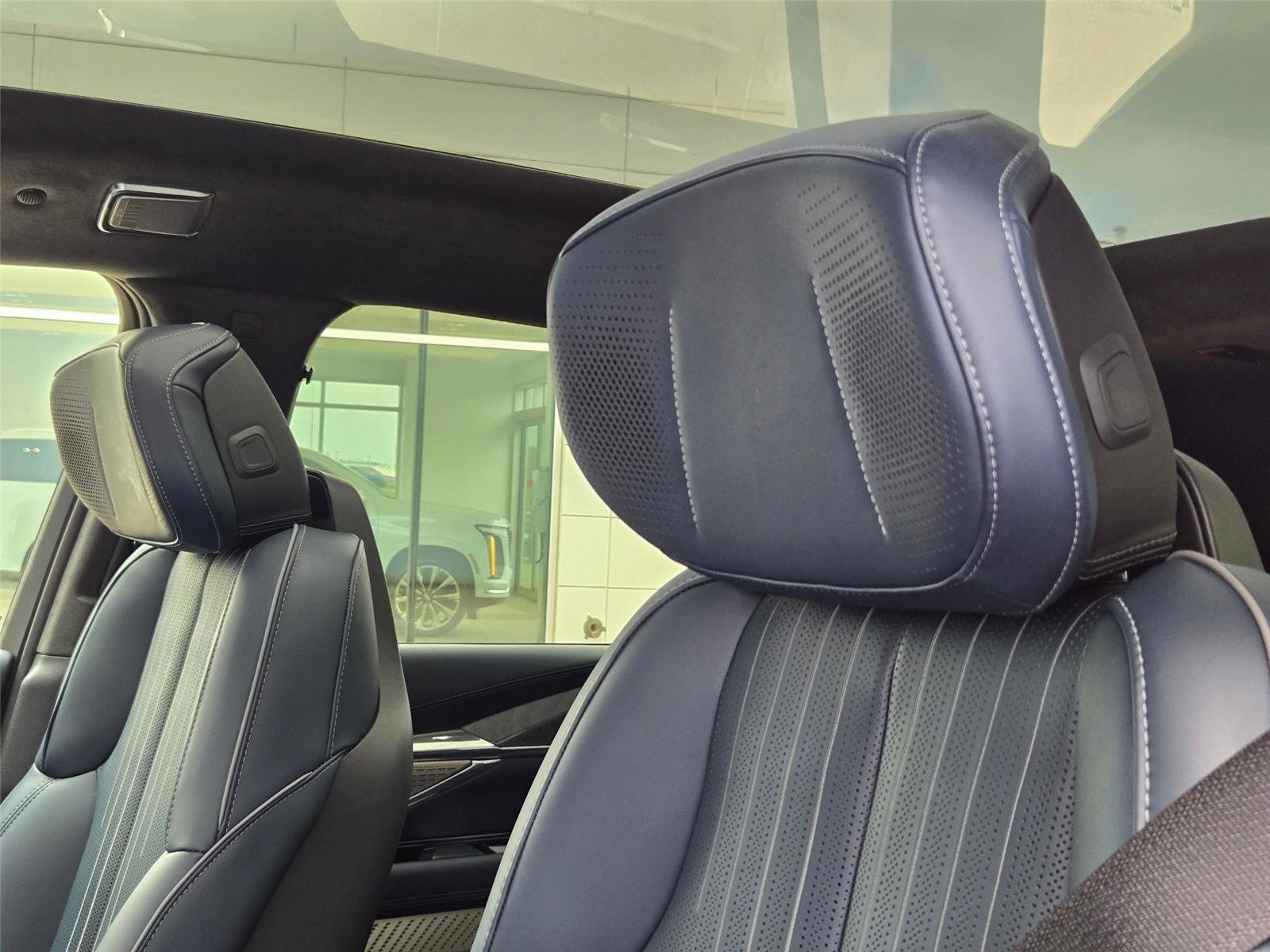 Used 2026 Cadillac Escalade IQ Luxury 2 w/ LPO, Floor Liner Package AWD/4WD image 12