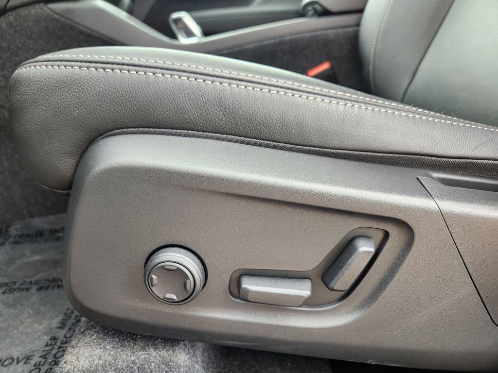 Used 2026 Volvo XC40 B5 Ultra w/ Protection Package Premier AWD/4WD image 8