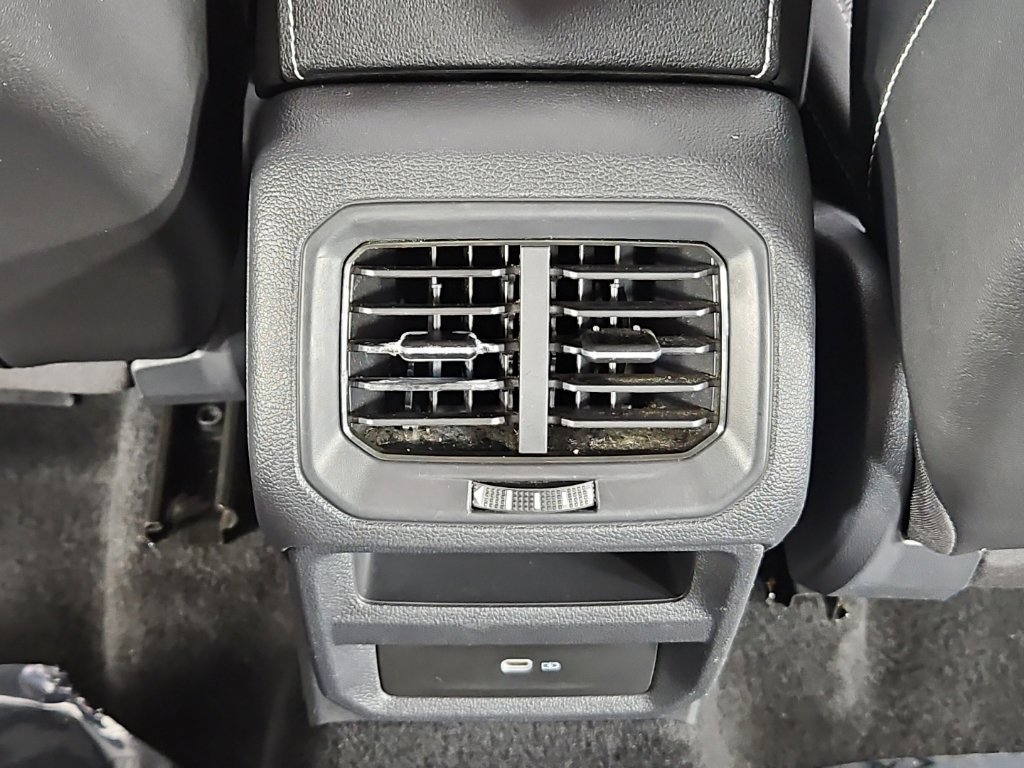 Certified 2023 Volkswagen Taos SE FWD image 23