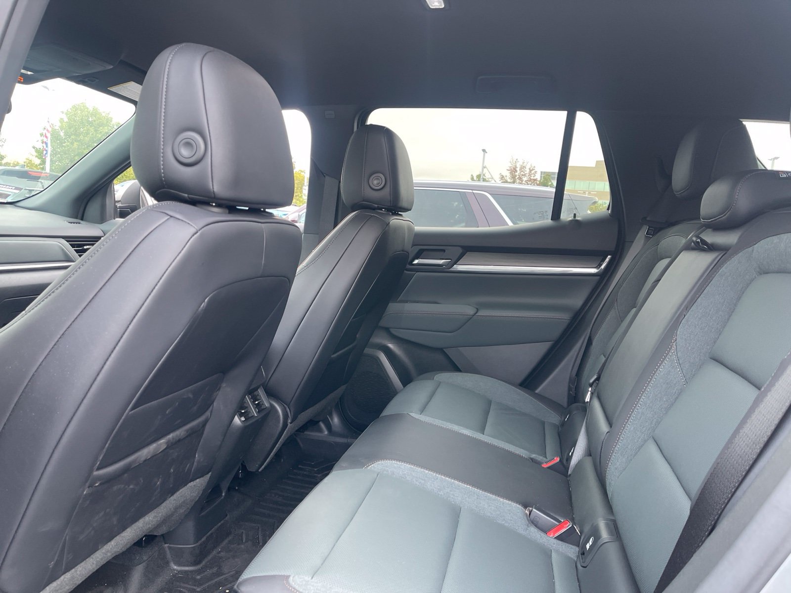 Used 2026 GMC Terrain AT4 AWD/4WD image 4