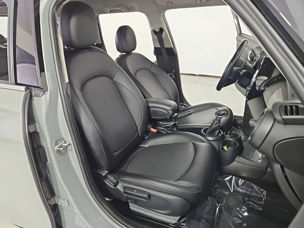 Used 2017 MINI Cooper 4-Door Hardtop FWD image 18