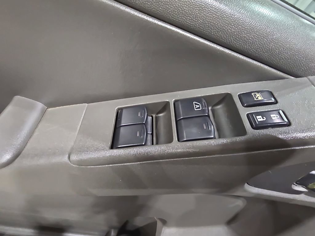 Used 2011 Nissan Frontier PRO-4X w/ Pro-4x Luxury Pkg image 28
