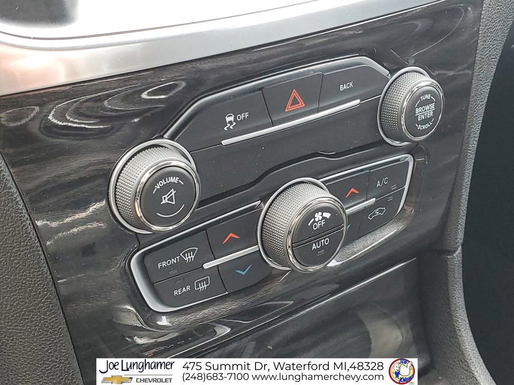 Used 2016 Chrysler 300 Limited image 18