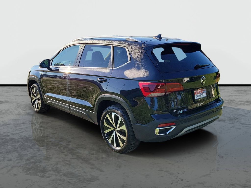 Used 2024 Volkswagen Taos SE FWD image 3