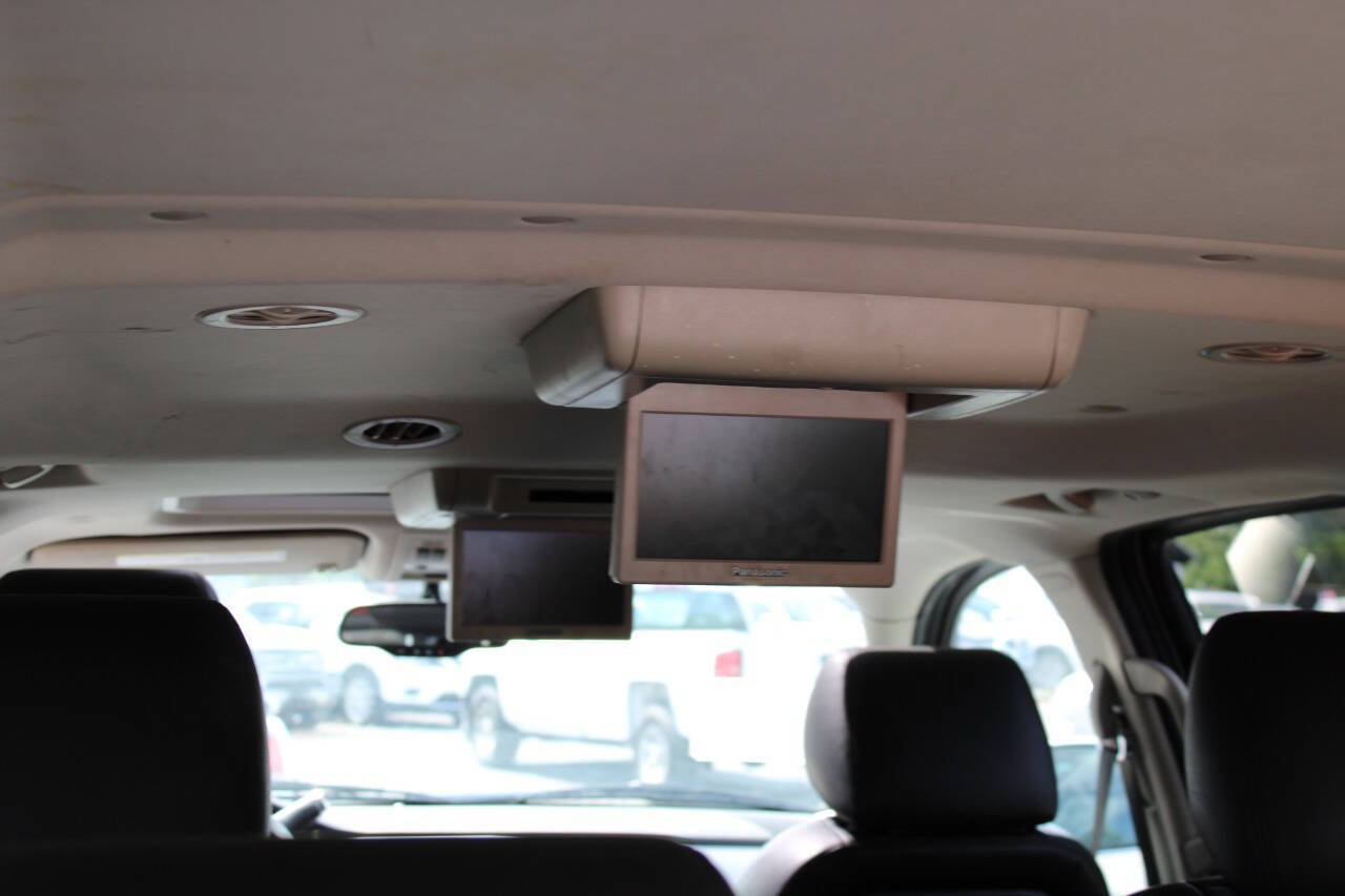 Used 2013 Cadillac Escalade ESV Luxury AWD/4WD image 18