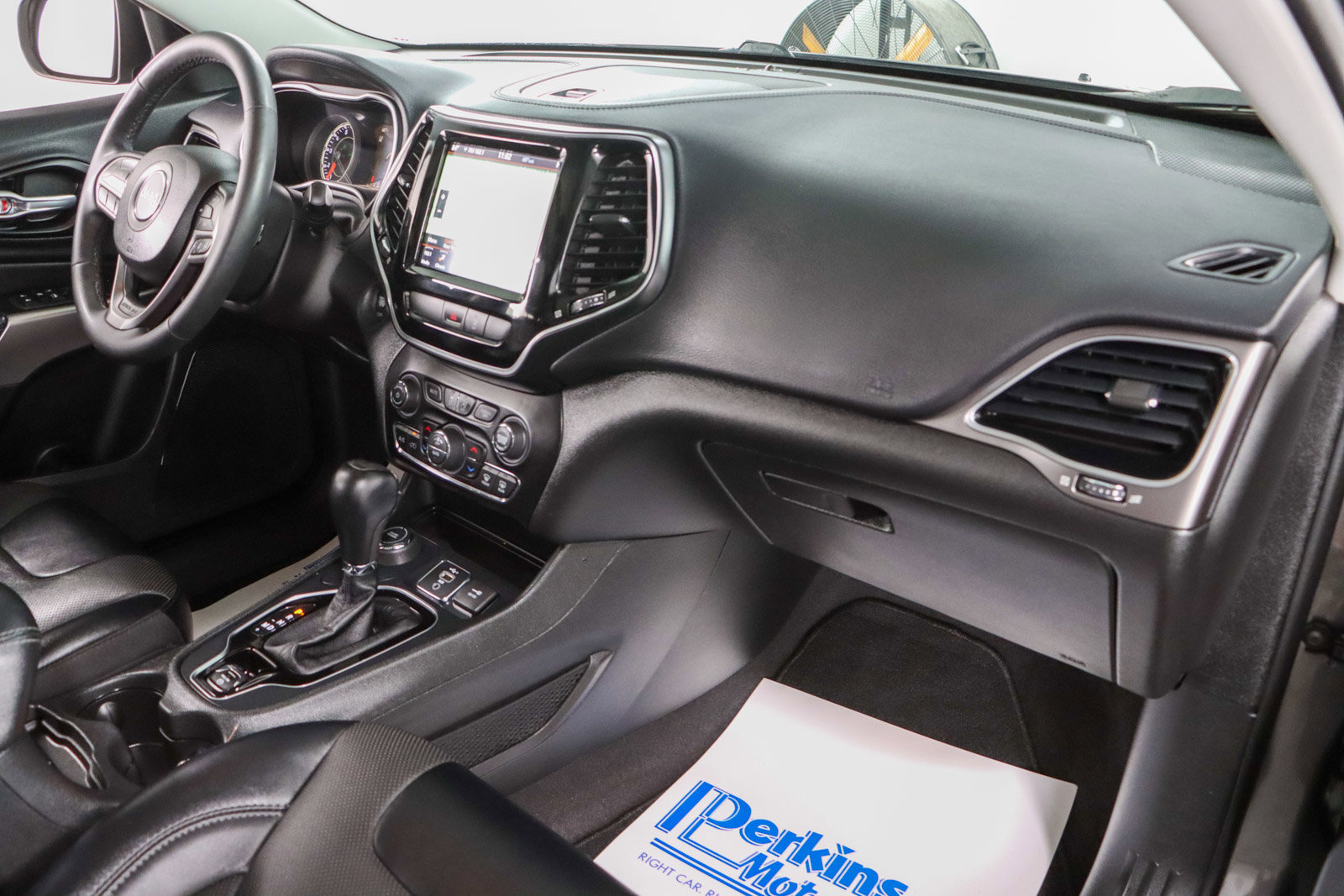 Used 2022 Jeep Cherokee Limited w/ Sun & Sound Group AWD/4WD image 27