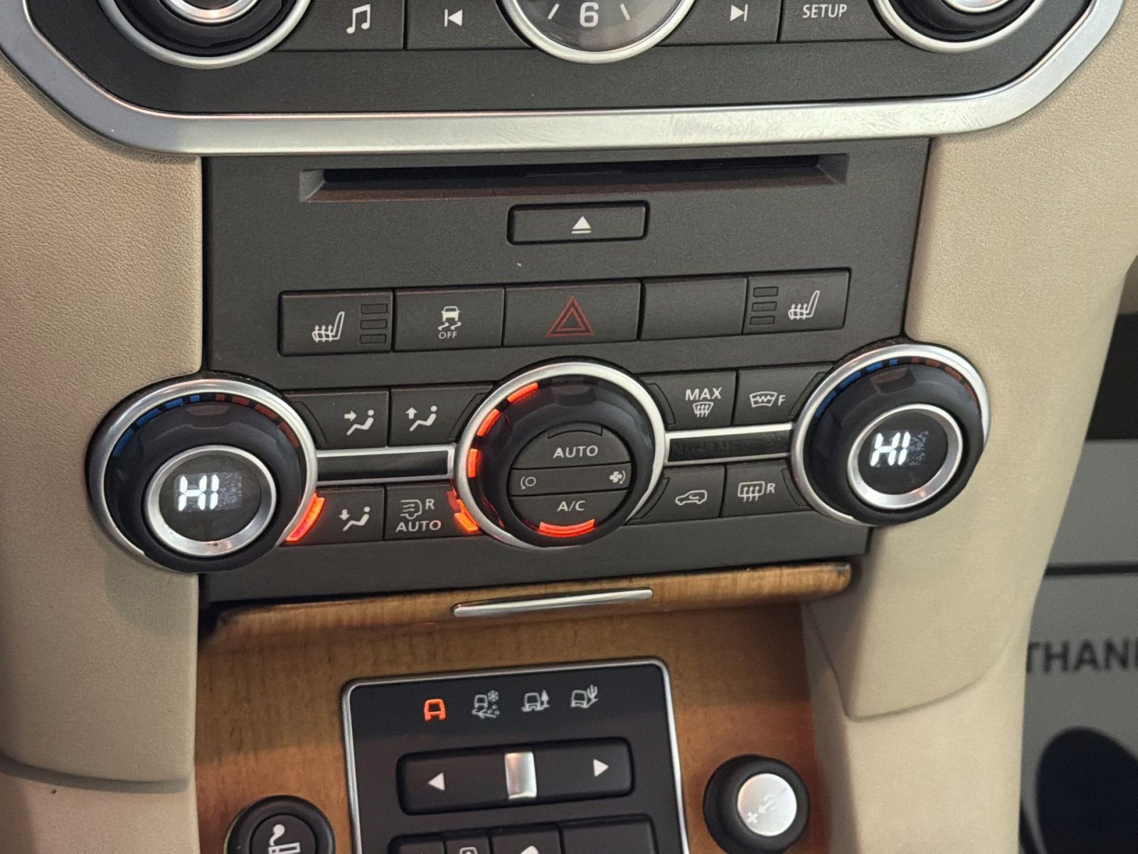 Used 2016 Land Rover LR4 HSE image 19