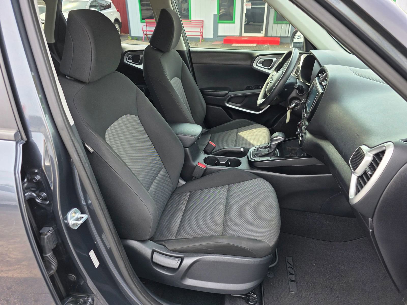 Used 2020 Kia Soul LX FWD image 12