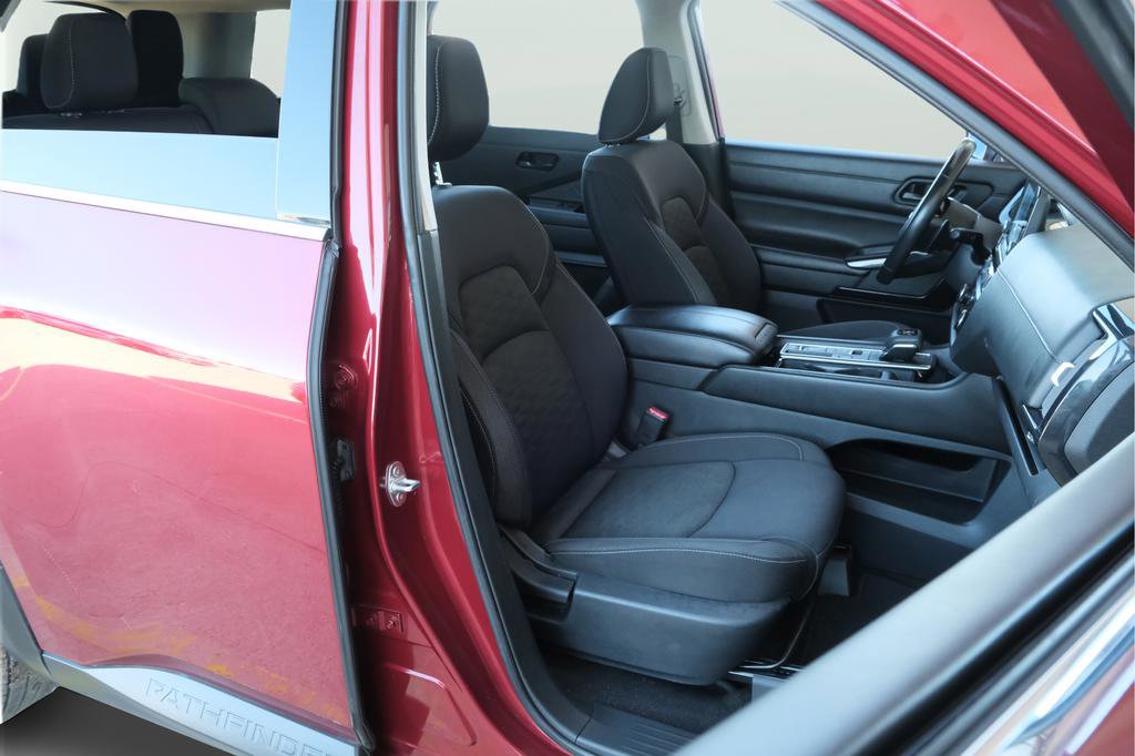 Used 2023 Nissan Pathfinder SV image 26