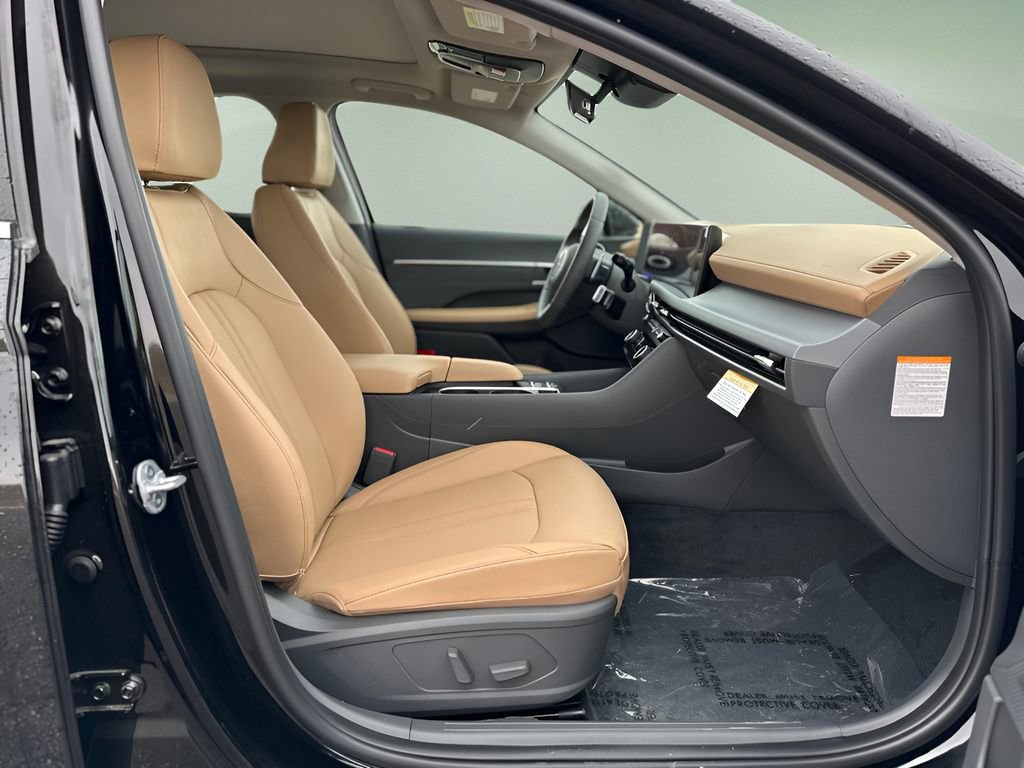 New 2025 Hyundai Sonata Limited image 22