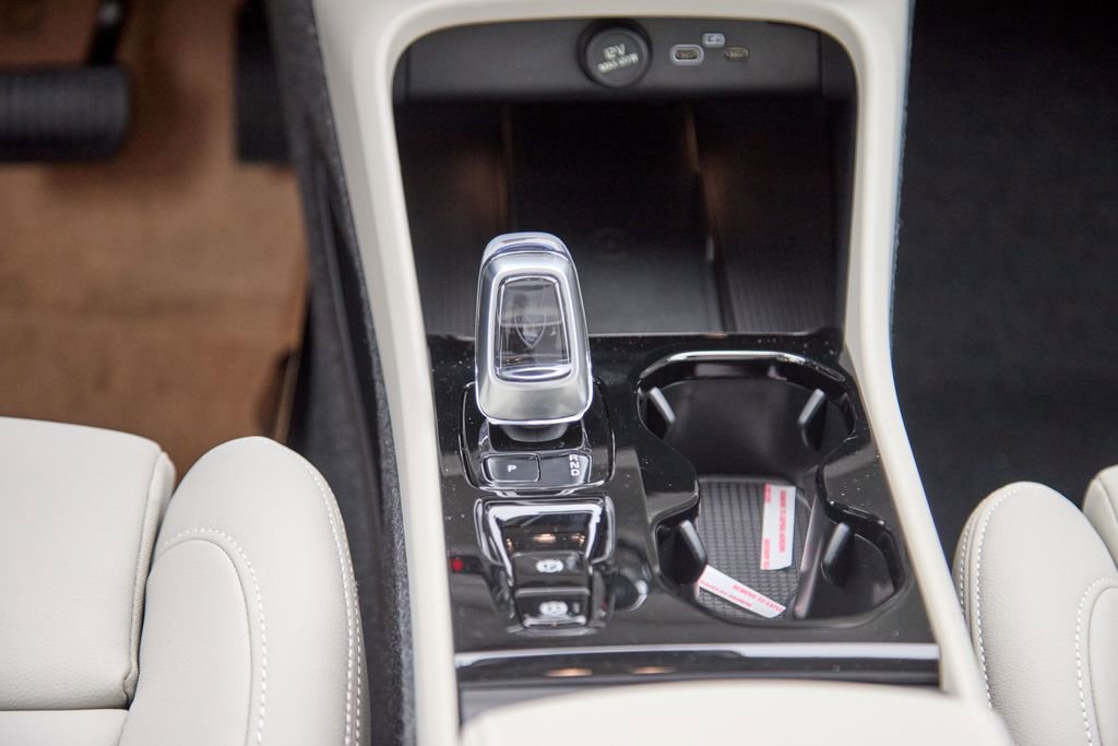 New 2026 Volvo XC40 B5 Plus w/ Protection Package Premier image 28