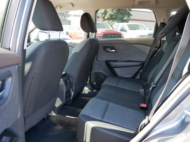 Used 2023 Nissan Rogue SV AWD/4WD image 16