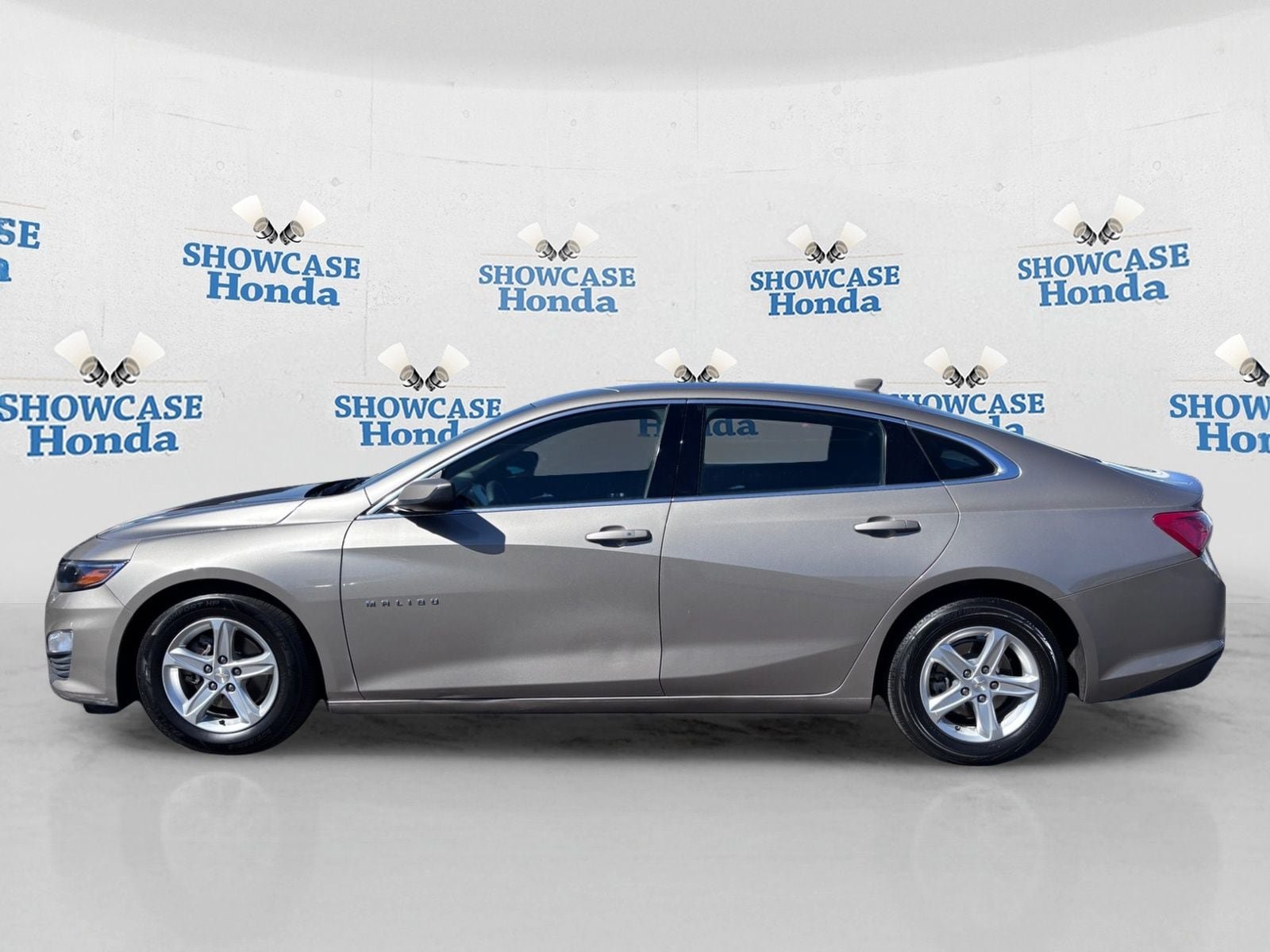 Used 2022 Chevrolet Malibu LT FWD image 5