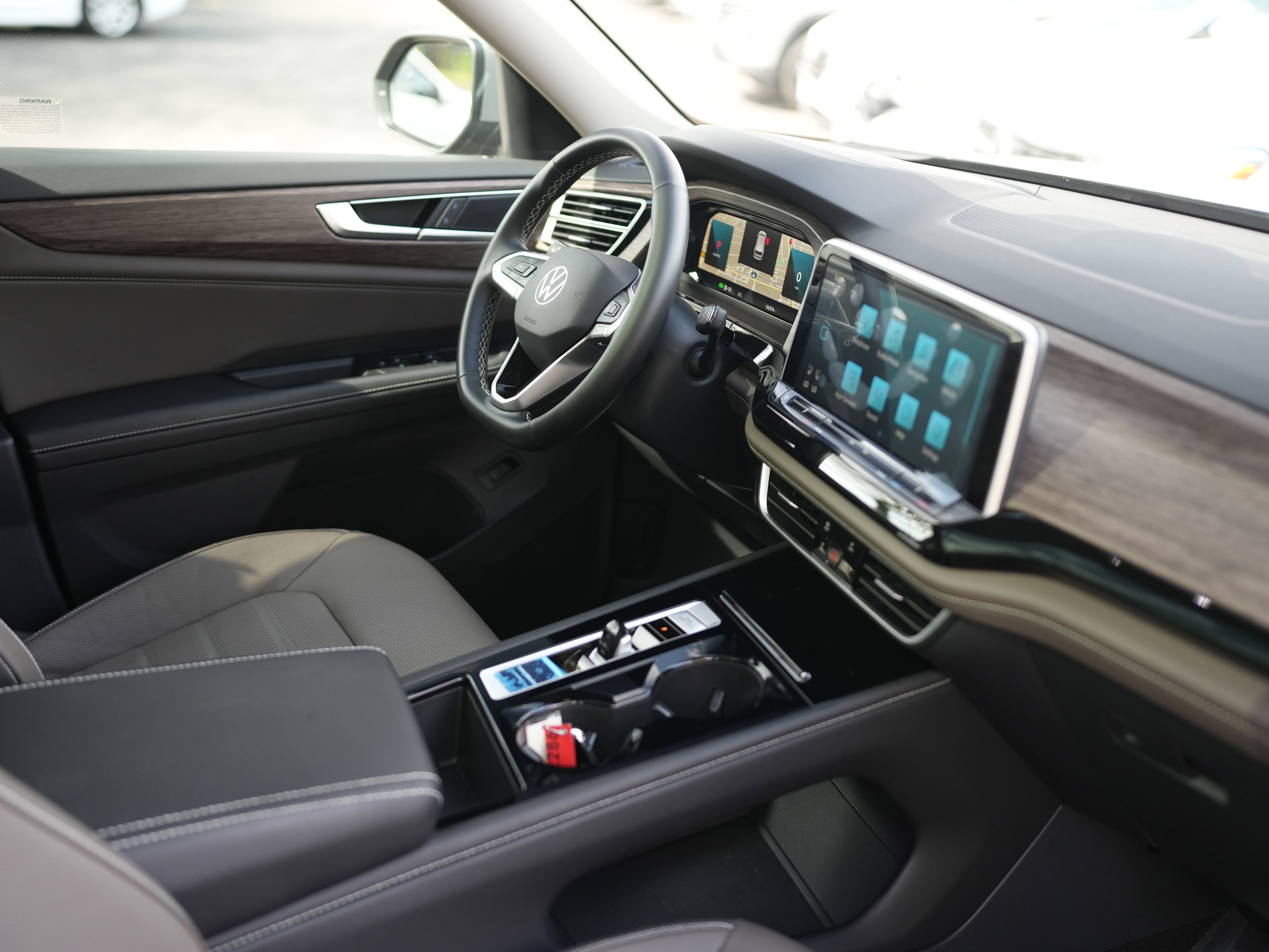 Certified 2025 Volkswagen Atlas SEL AWD/4WD image 15
