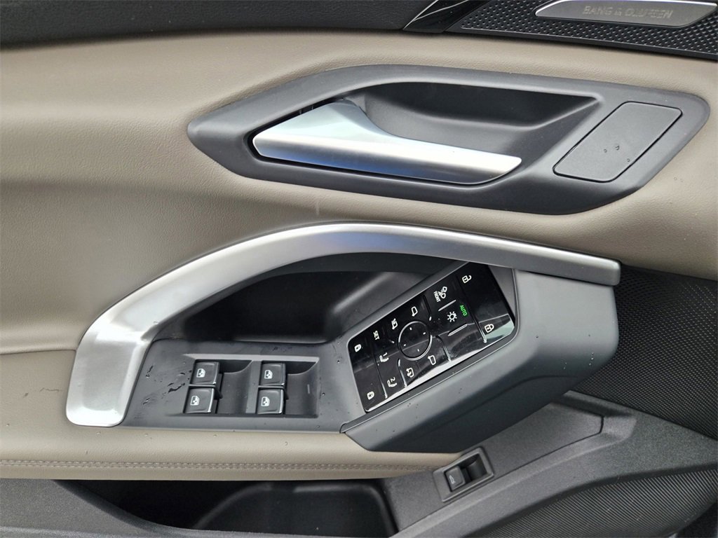 New 2025 Audi Q5 Premium Plus image 18