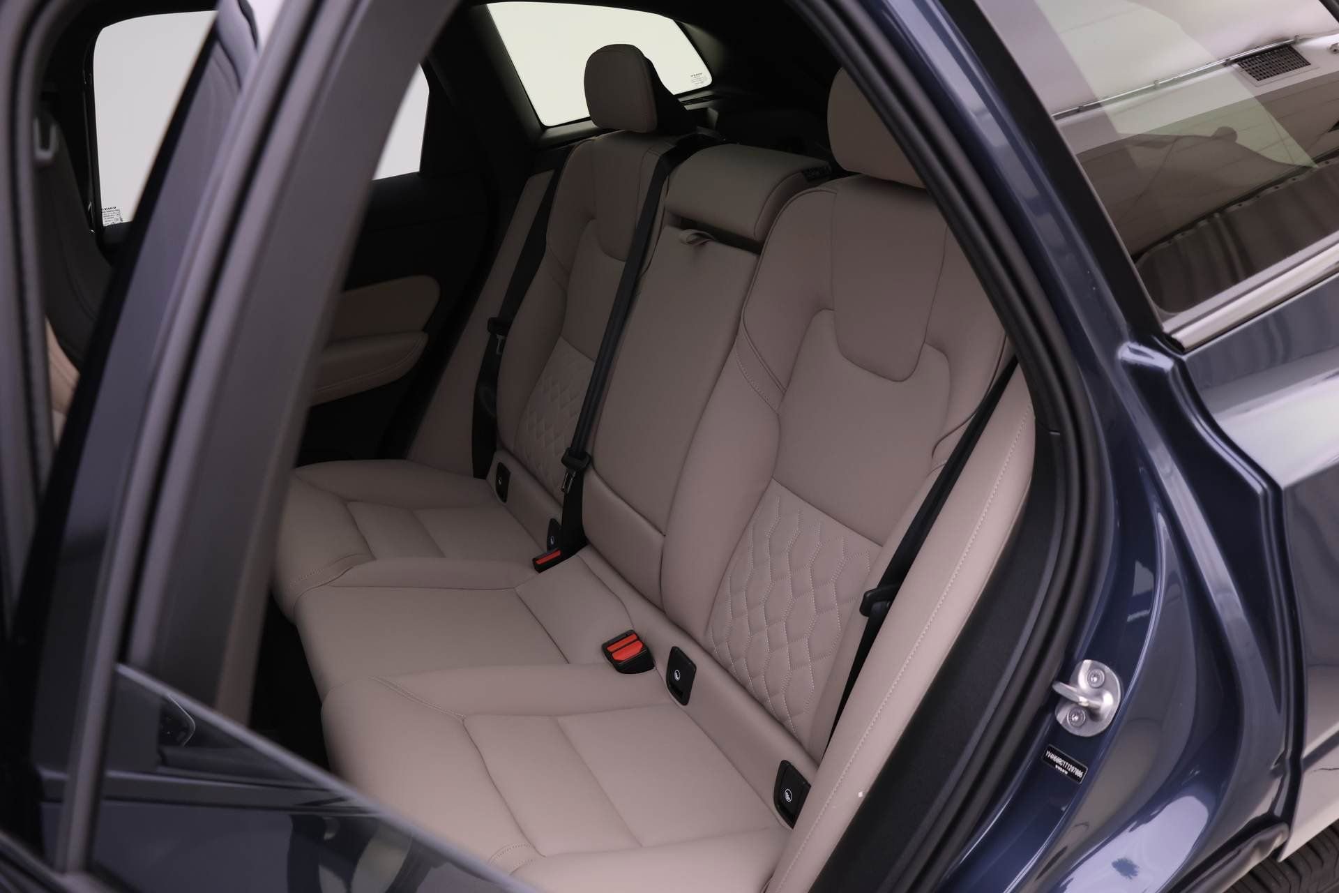 New 2026 Volvo XC60 T8 Plus w/ Protection Package Premier image 10