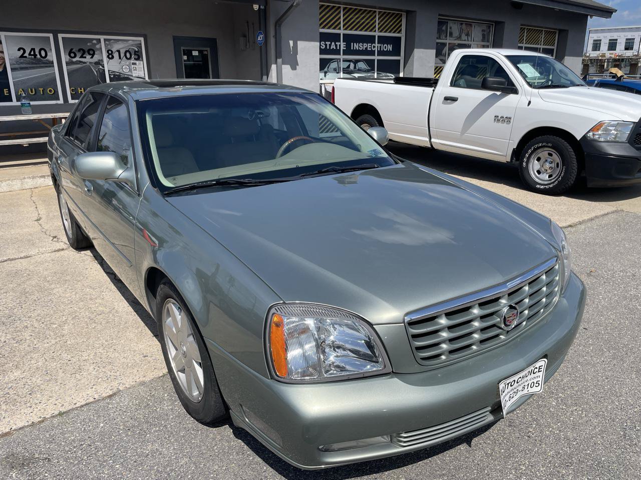 Used 2005 Cadillac De Ville DTS w/ Equipment Group FWD image 19