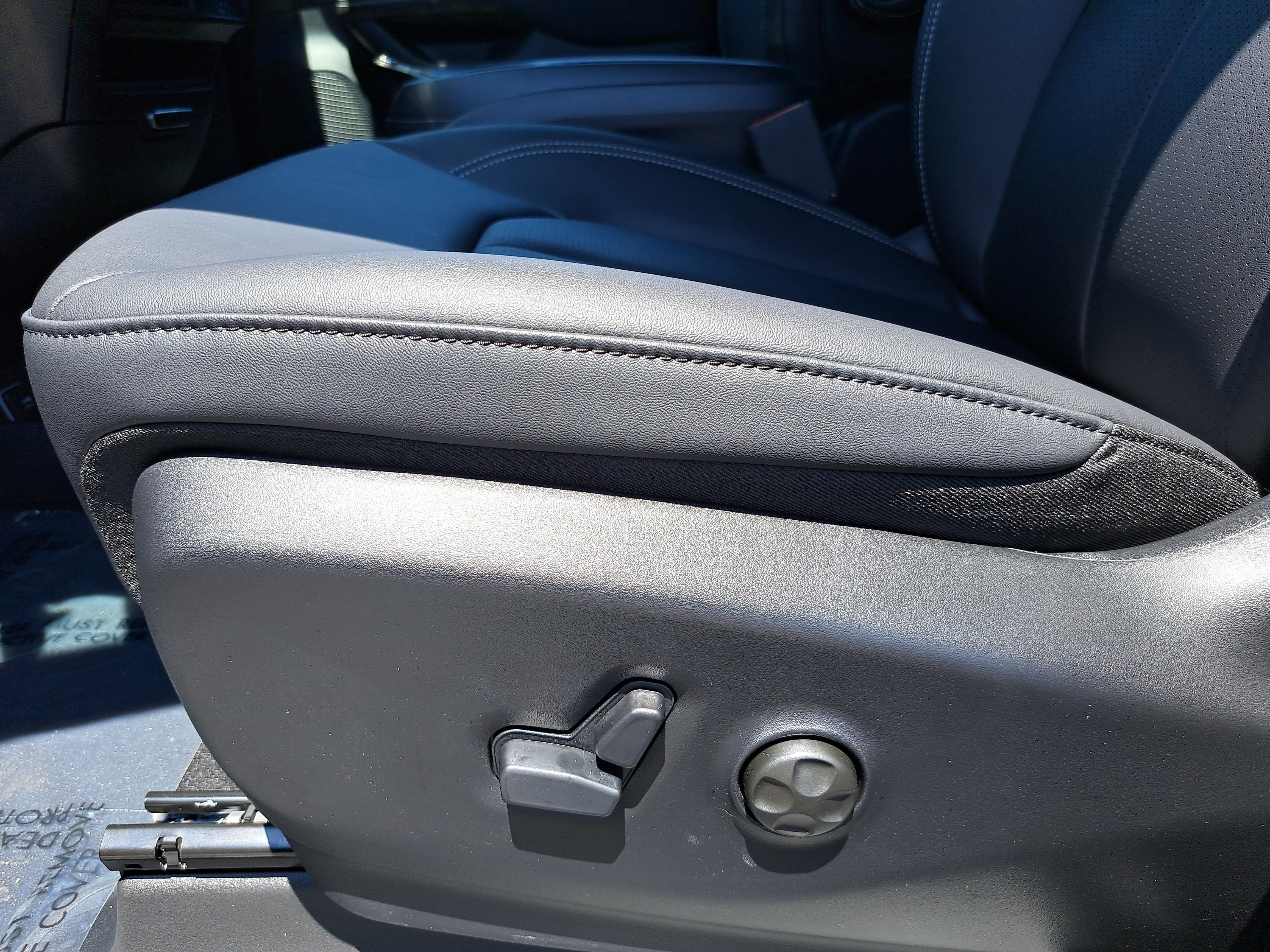 New 2027 Chrysler Pacifica Select FWD image 29