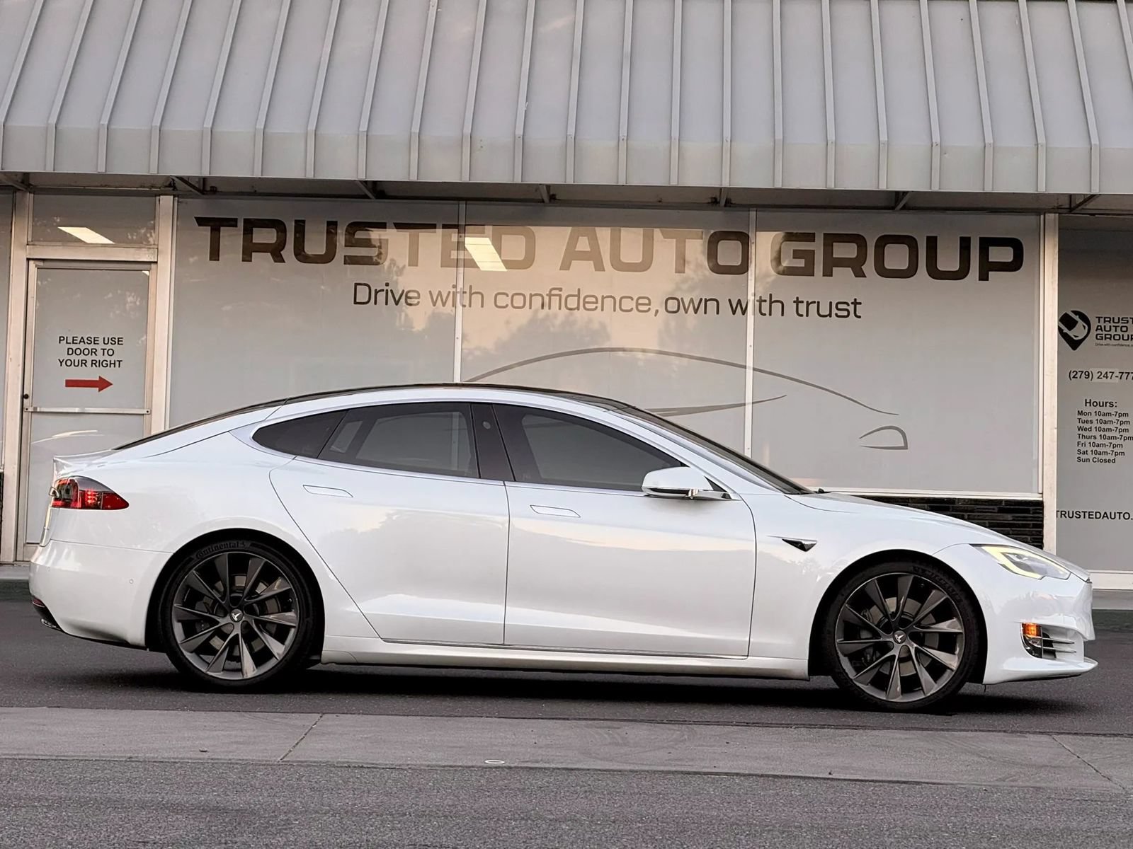 Used 2020 Tesla Model S Long Range Plus AWD/4WD image 5