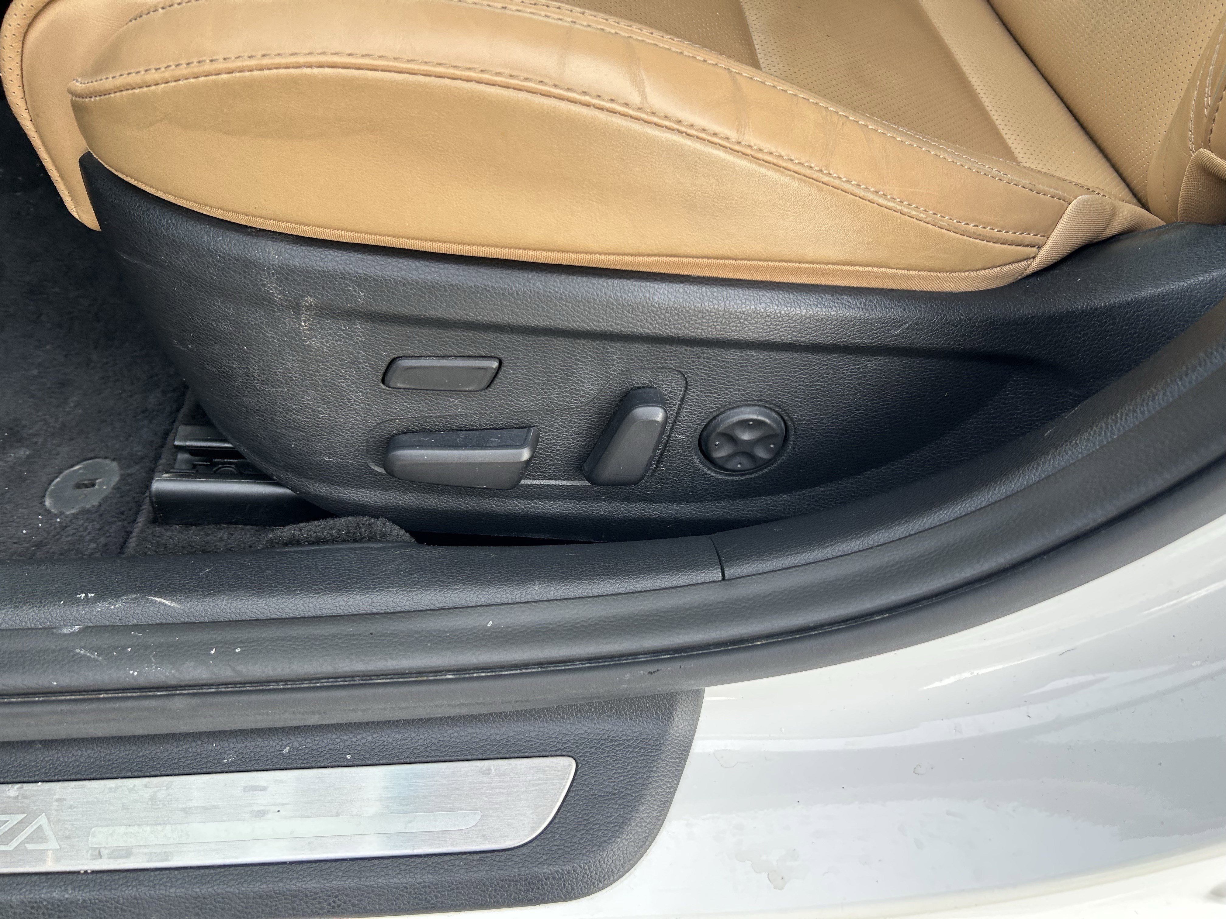 Used 2020 Kia Cadenza Limited image 22