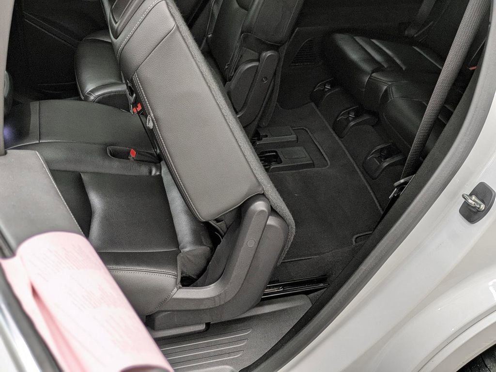 Used 2023 Cadillac XT6 Luxury image 25