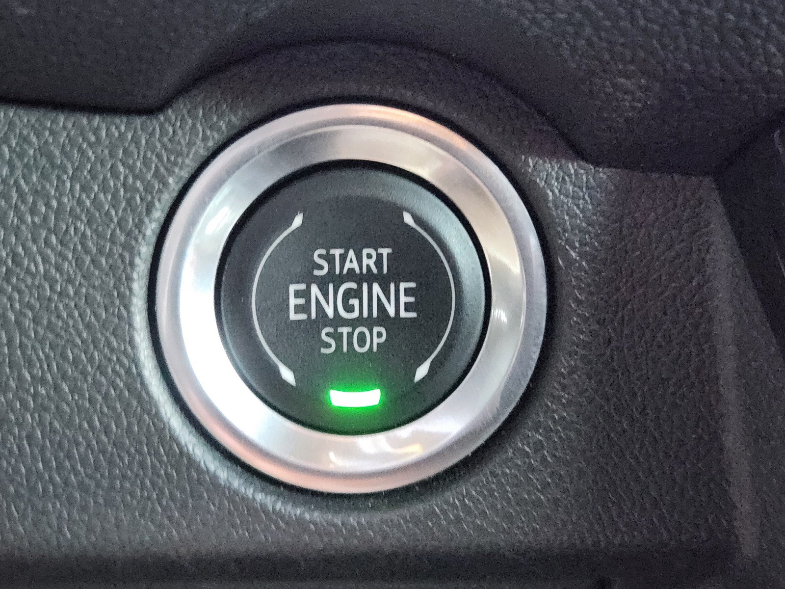 Used 2024 Chevrolet Traverse RS FWD image 19