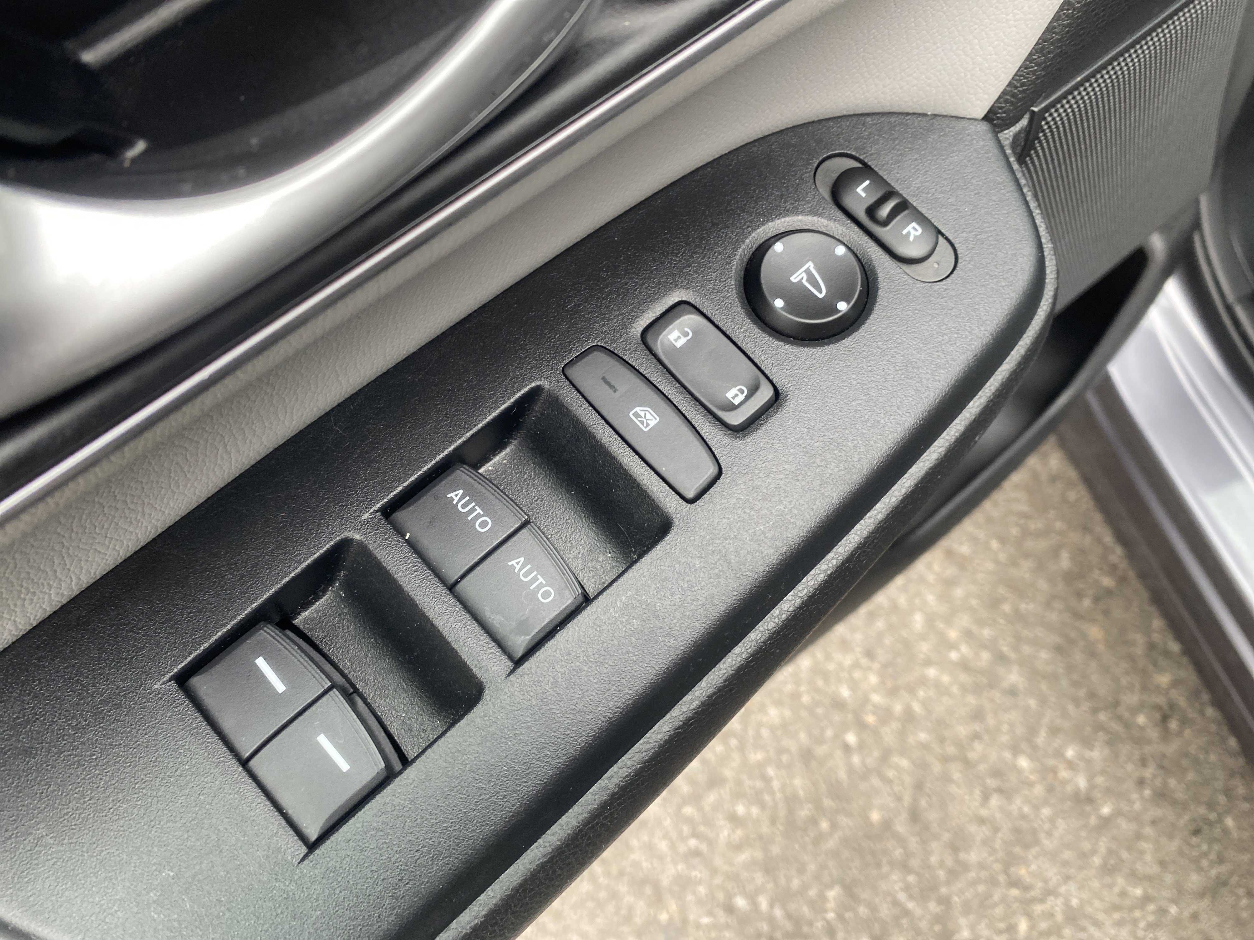 Used 2020 Honda CR-V Touring image 18