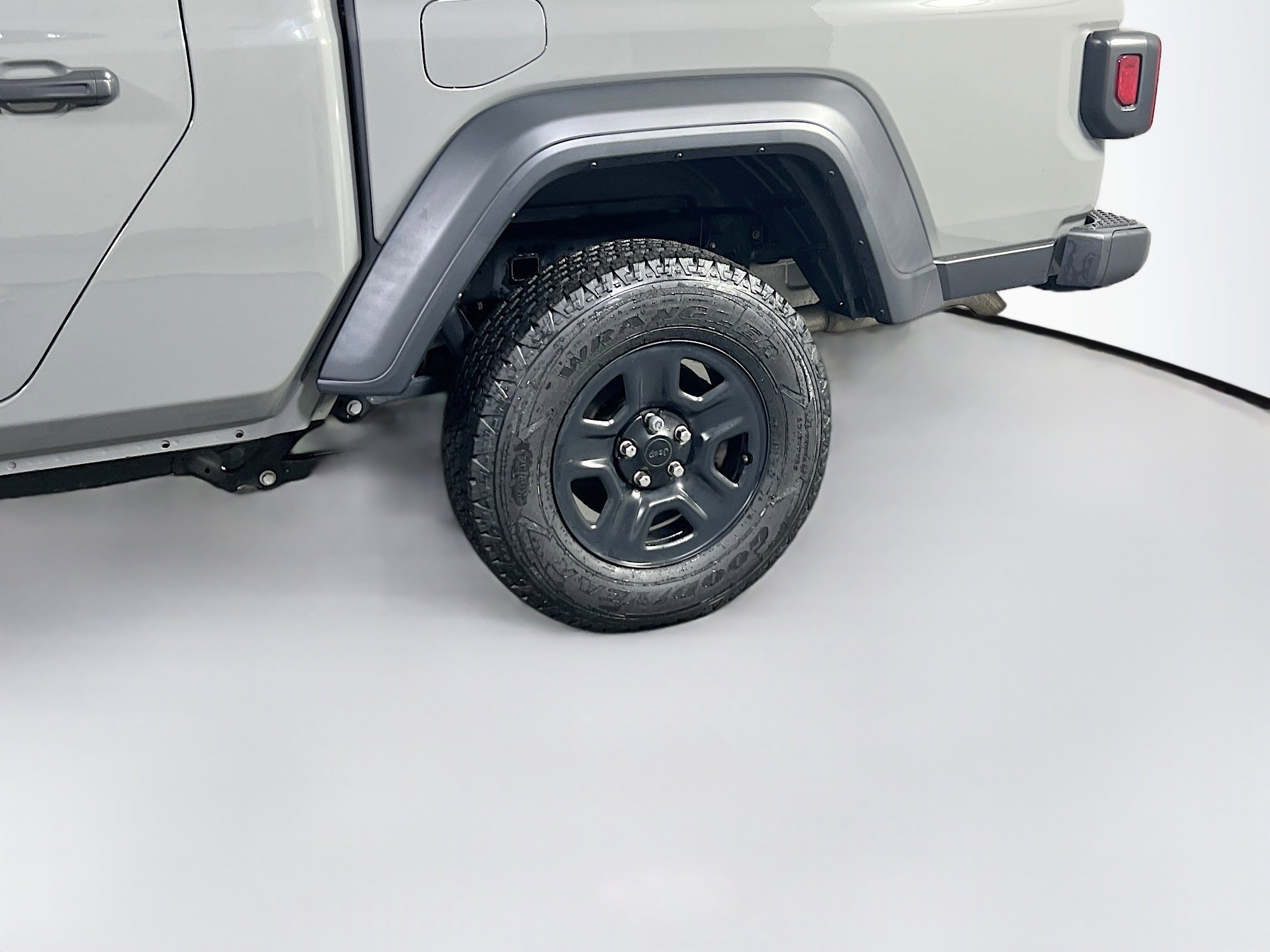 Used 2023 Jeep Gladiator Sport w/ Trailer Tow Package image 28