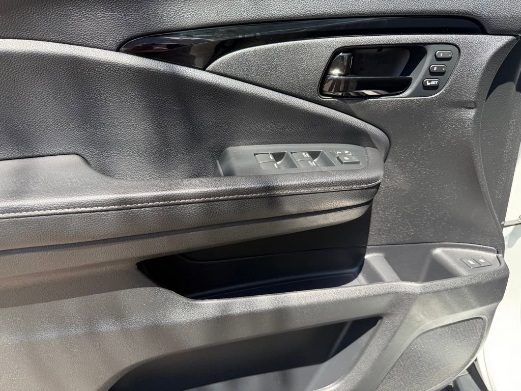 Used 2023 Honda Passport Elite image 17