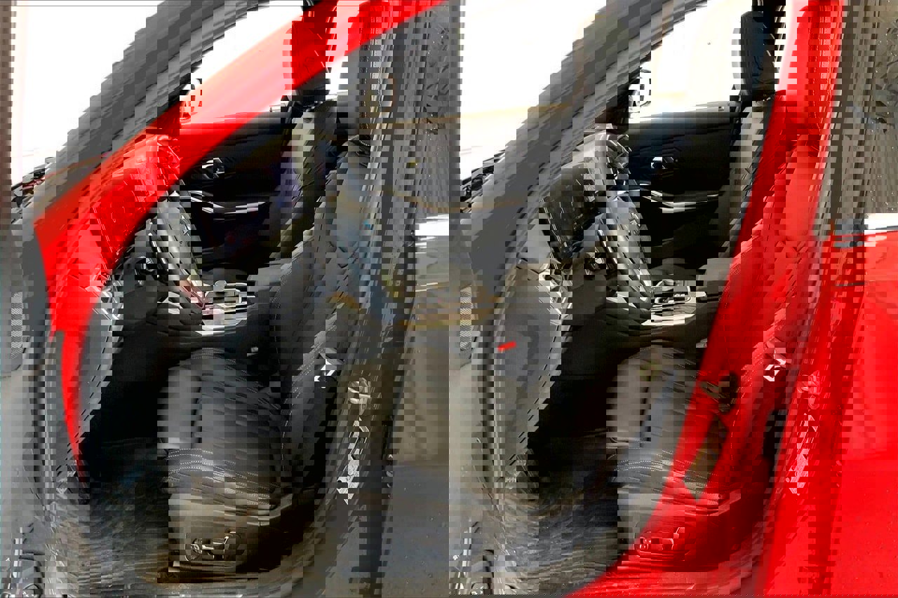 Used 2024 BMW 330i Sedan w/ Convenience Package image 15