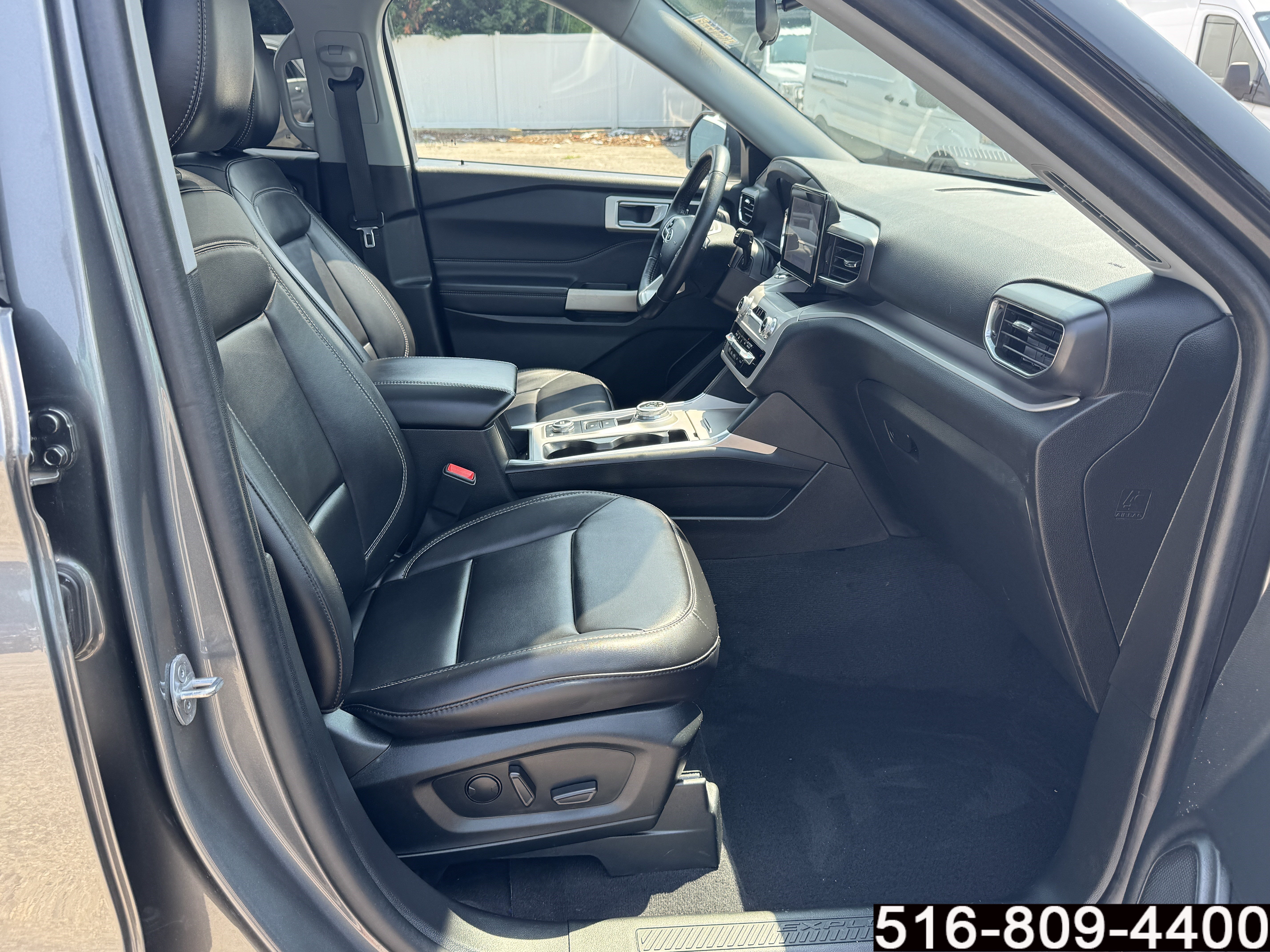 Used 2023 Ford Explorer XLT w/ Equipment Group 202A AWD/4WD image 31