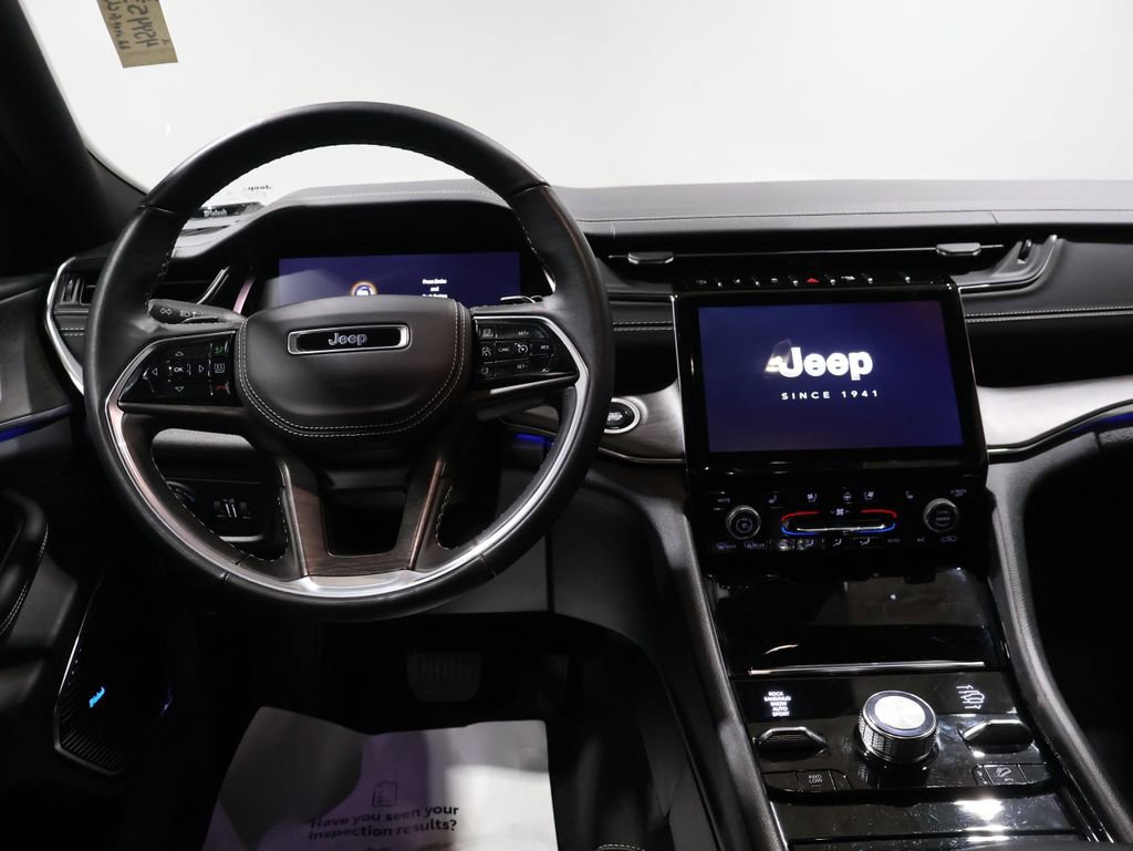 Certified 2022 Jeep Grand Cherokee Overland w/ Luxury Tech Group IV image 18