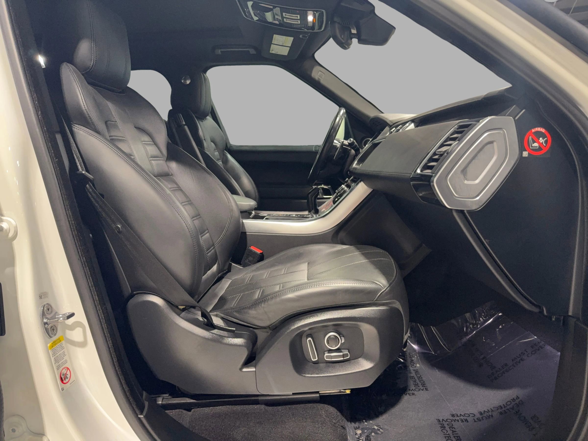 Used 2017 Land Rover Range Rover Sport HSE Dynamic image 27