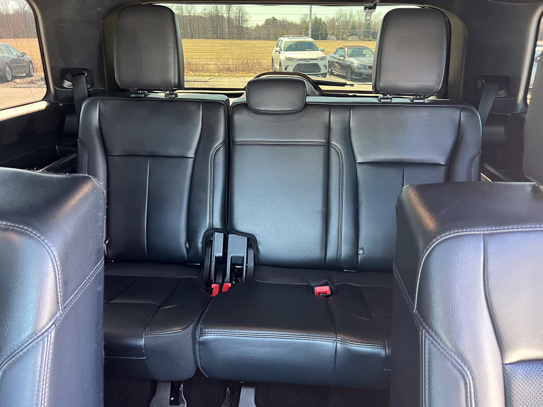 Used 2020 Ford Expedition XLT w/ Equipment Group 202A AWD/4WD image 32