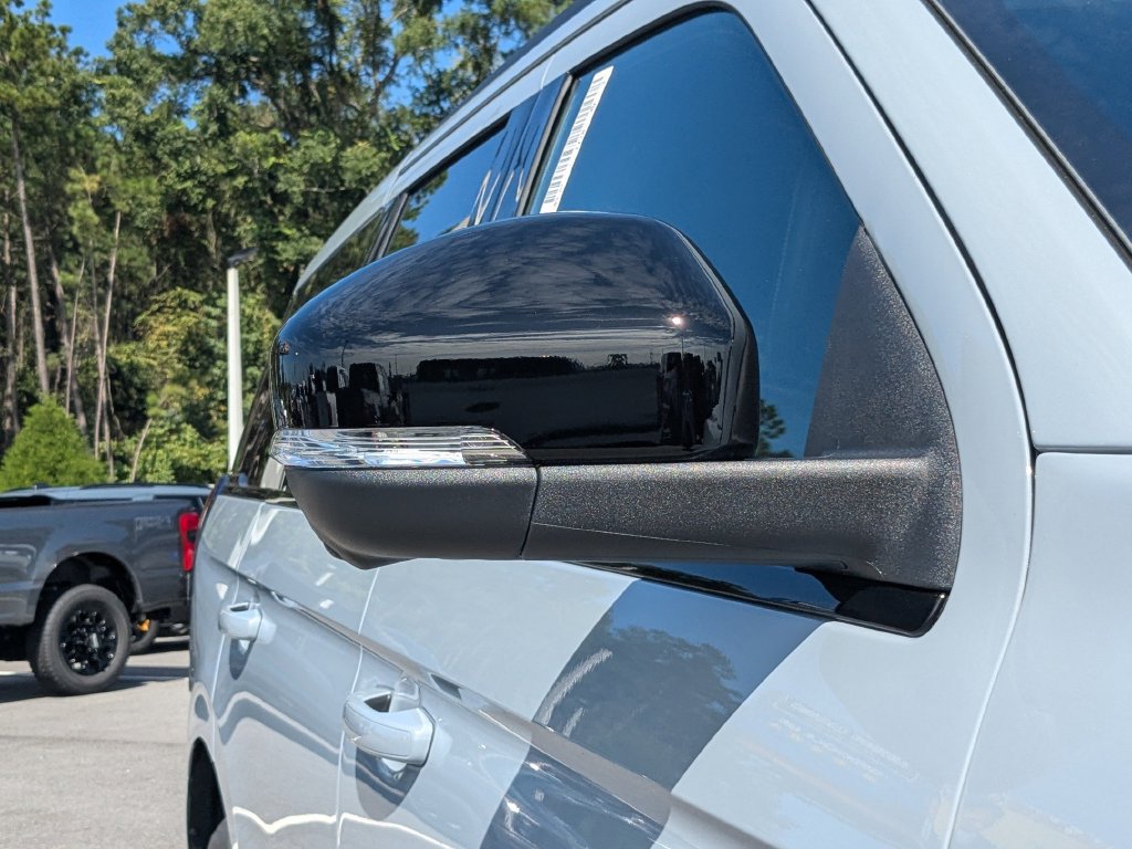 New 2027 Ford Expedition Platinum w/ Stealth Performance Package AWD/4WD image 11