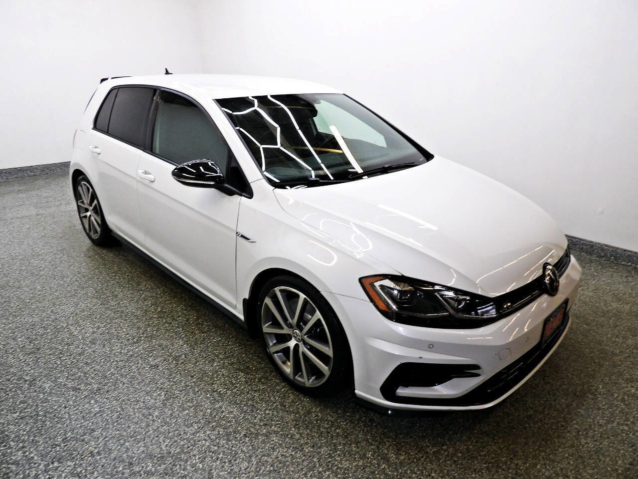 Used 2019 Volkswagen Golf R 4-Door image 3