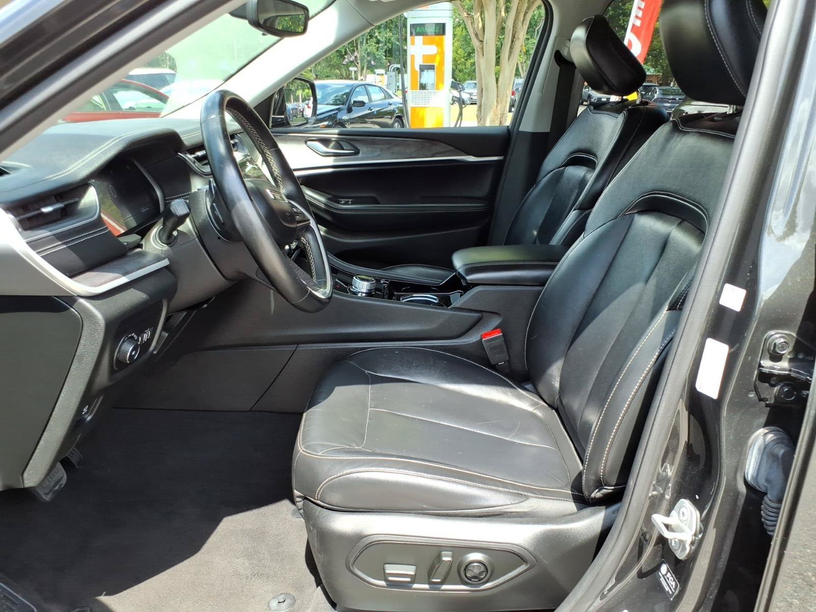 Used 2021 Jeep Grand Cherokee L Limited AWD/4WD image 12