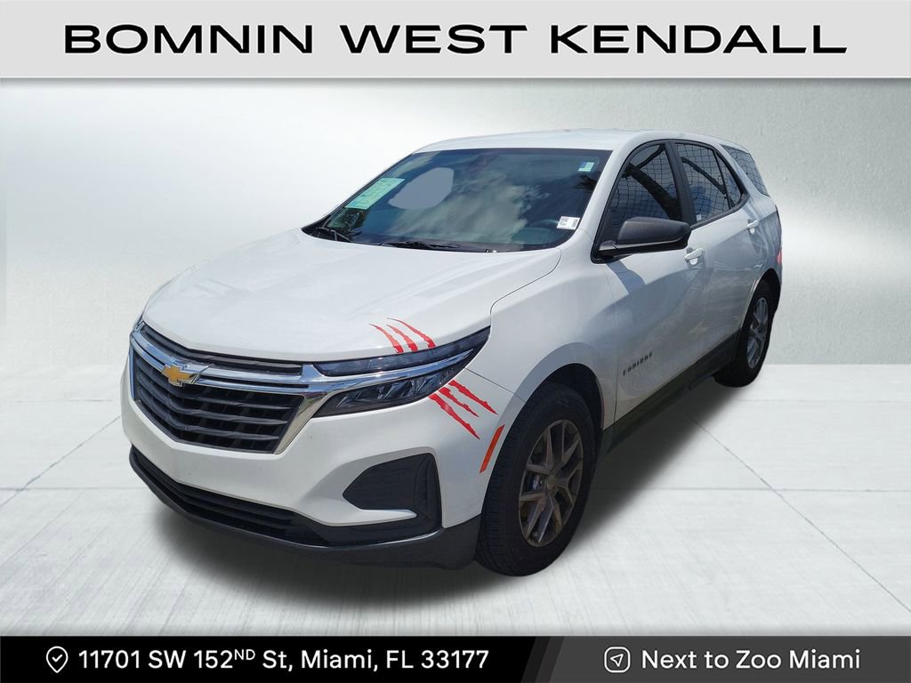 Used 2023 Chevrolet Equinox LS image 2