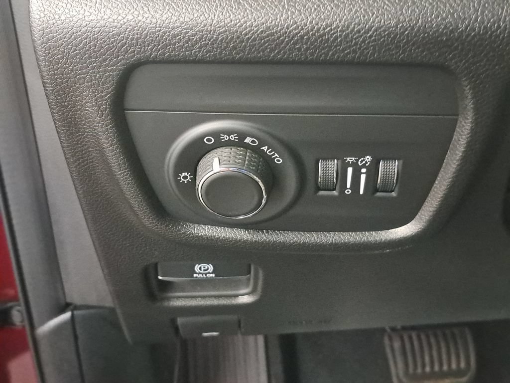 Certified 2023 Jeep Grand Cherokee Altitude AWD/4WD image 27
