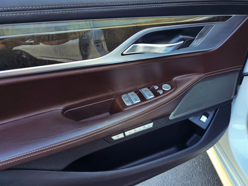 Used 2016 BMW 740i RWD image 13