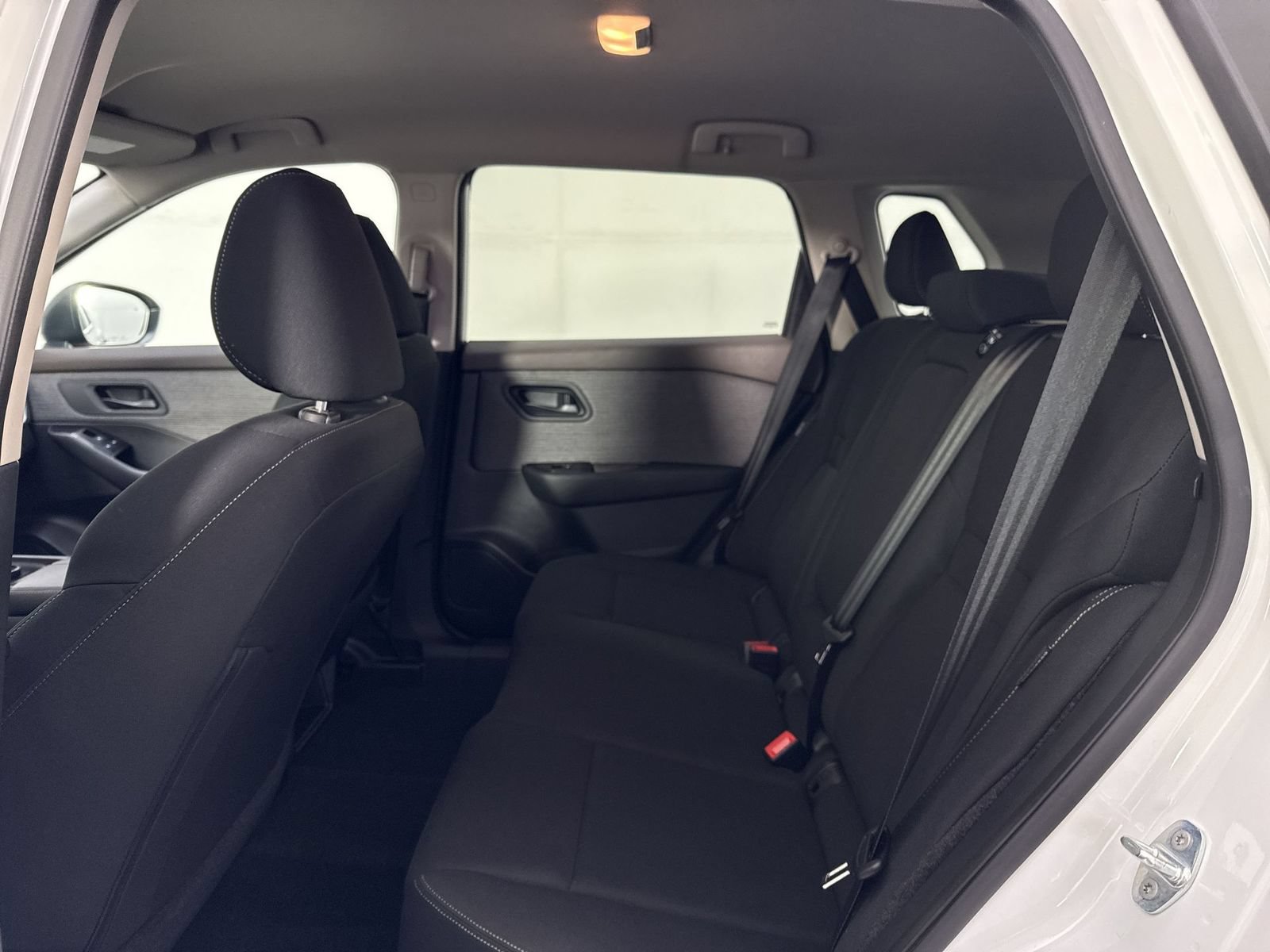 Used 2023 Nissan Rogue S AWD/4WD image 21