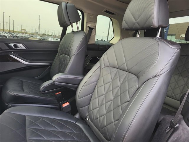 Used 2024 BMW X7 xDrive40i image 16