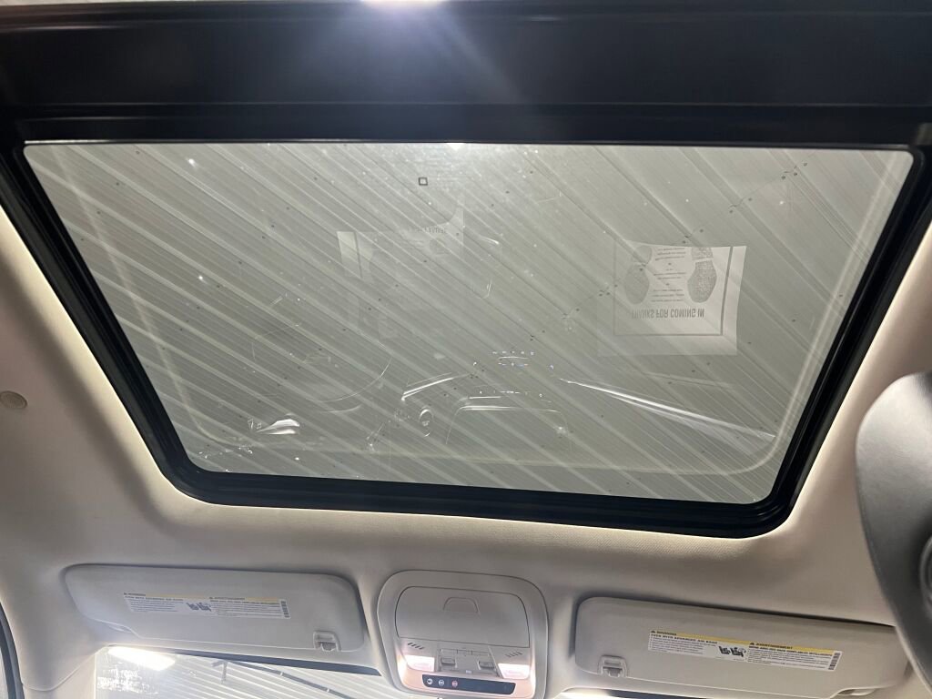 Used 2019 Cadillac XT5 Luxury w/ LPO, Black Ice Package image 20