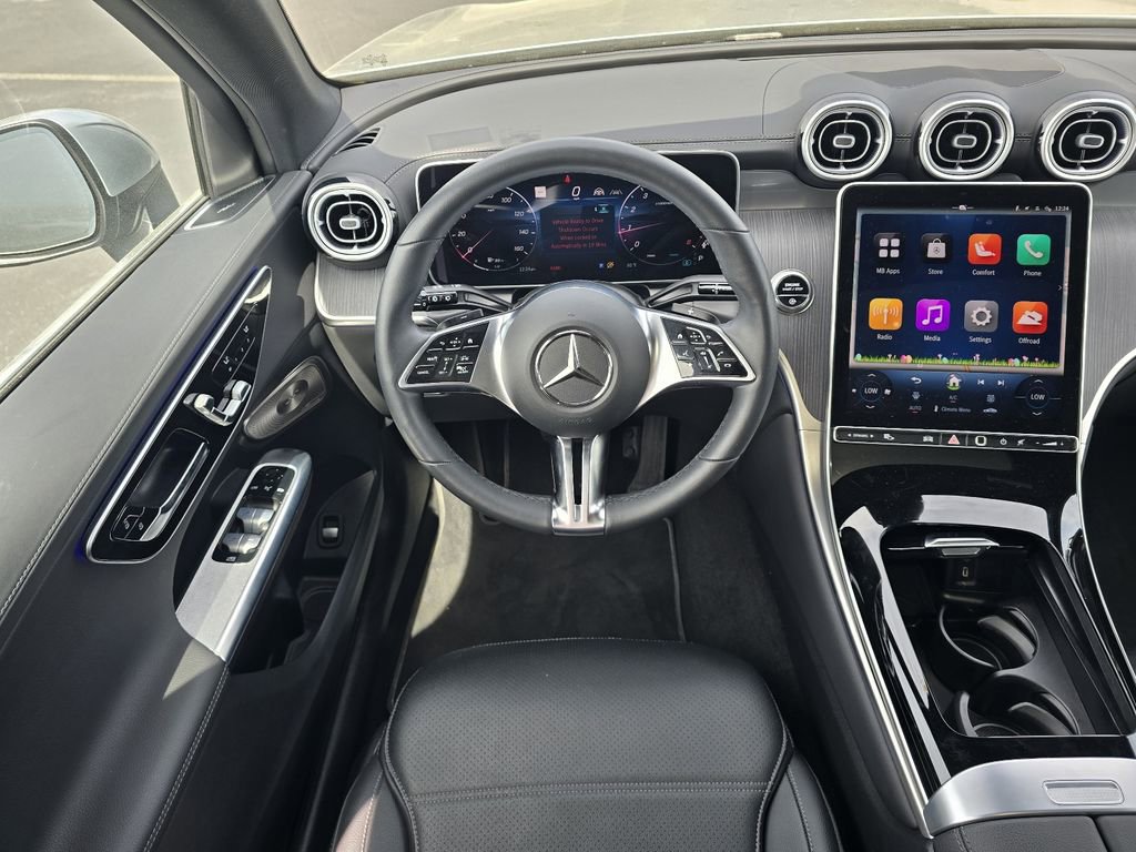 Used 2025 Mercedes-Benz GLC 300 4MATIC image 13