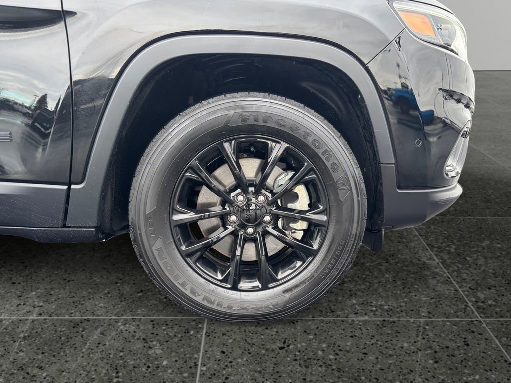 Used 2023 Jeep Cherokee Altitude Lux w/ Lux Elite Package image 9