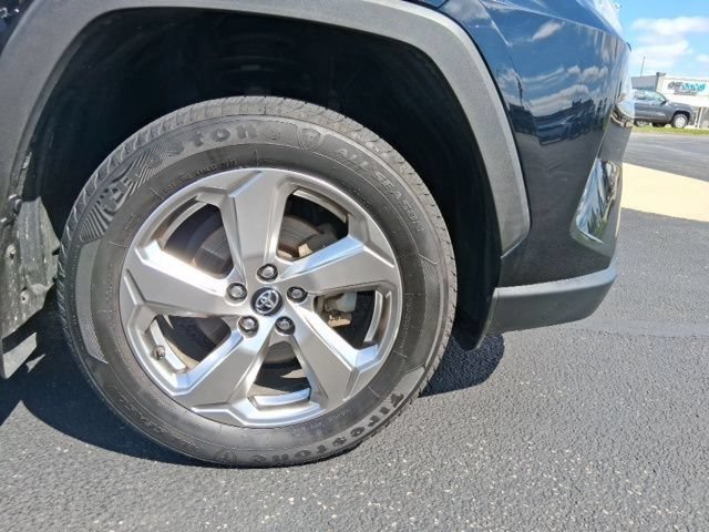 Used 2020 Toyota RAV4 Limited w/ Limited Grade Weather Package AWD/4WD image 3