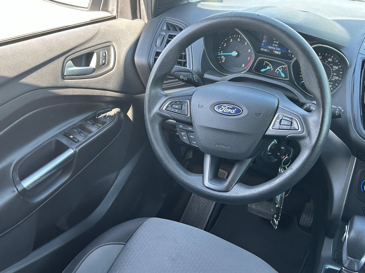 Used 2018 Ford Escape SE FWD image 16