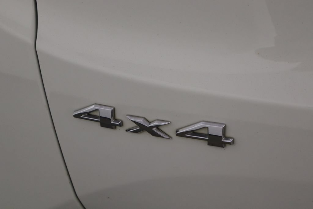 Used 2023 Jeep Renegade Latitude w/ Sun & Fun Group AWD/4WD image 44